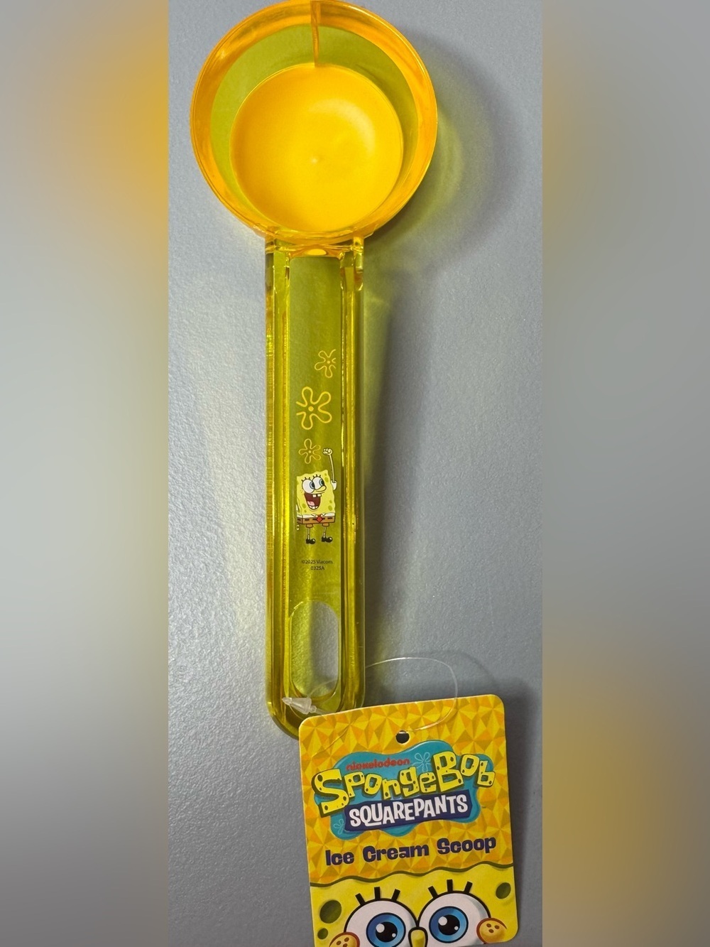 Nickelodeon SpongeBob Yellow silicone Ice Cream Scoop with Translucent Handle